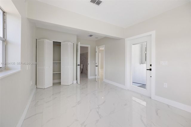 1221 SE 10th St, Deerfield Beach, FL 33441