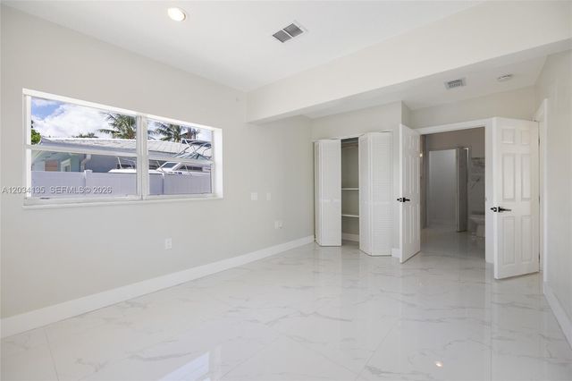 1221 SE 10th St, Deerfield Beach, FL 33441