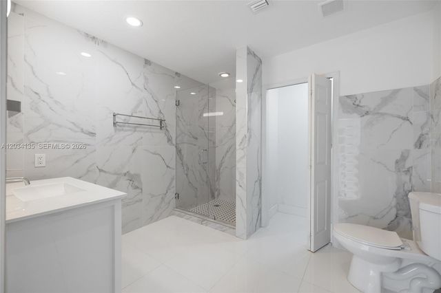 1221 SE 10th St, Deerfield Beach, FL 33441