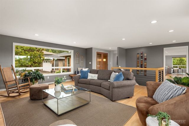 14350 160th Place NE, Woodinville, WA 98072