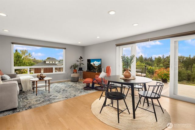14350 160th Place NE, Woodinville, WA 98072