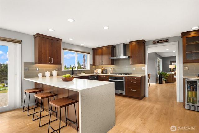 14350 160th Place NE, Woodinville, WA 98072