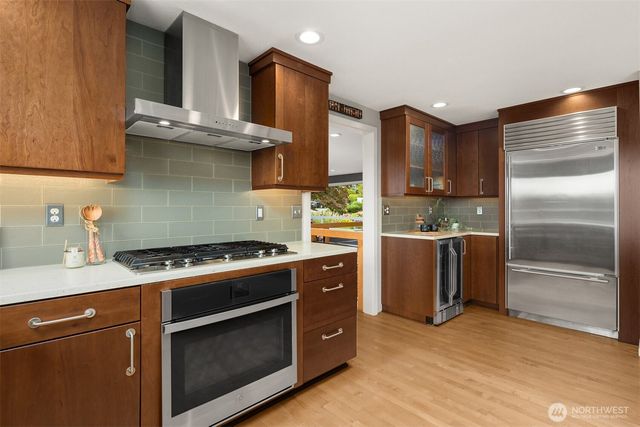 14350 160th Place NE, Woodinville, WA 98072