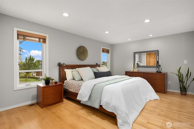 14350 160th Place NE, Woodinville, WA 98072