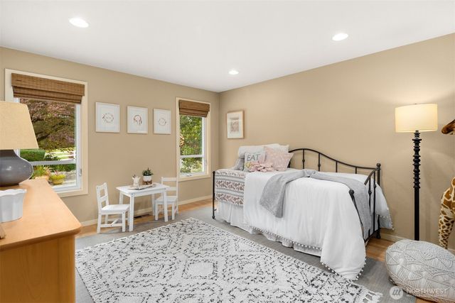 14350 160th Place NE, Woodinville, WA 98072