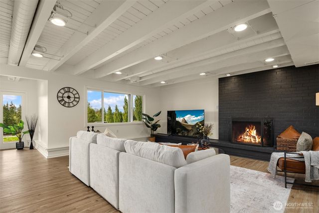 14350 160th Place NE, Woodinville, WA 98072