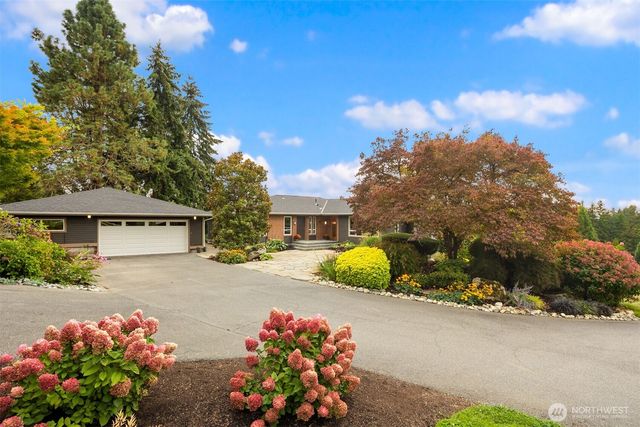 14350 160th Place NE, Woodinville, WA 98072