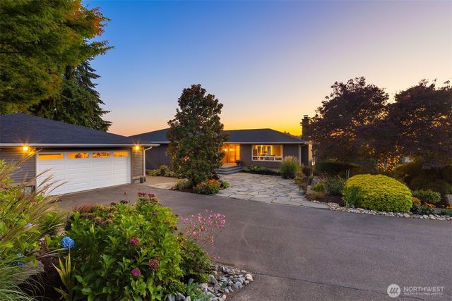 14350 160th Place NE, Woodinville, WA 98072