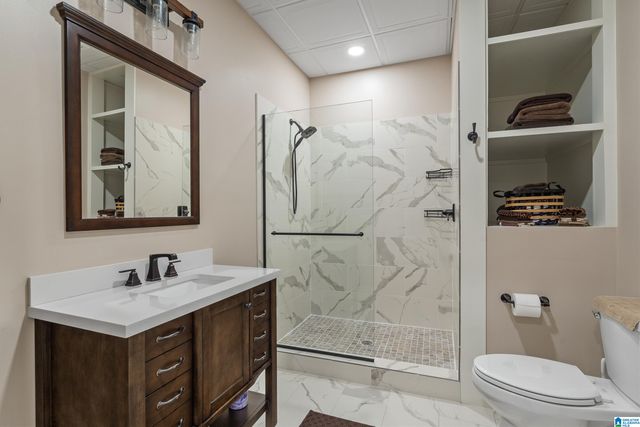 5549 LAKES EDGE DRIVE, Hoover, AL 35242