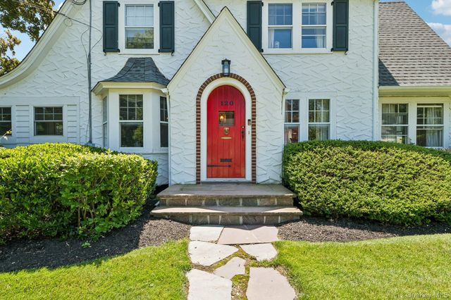 120 William Street, East Williston, NY 11596
