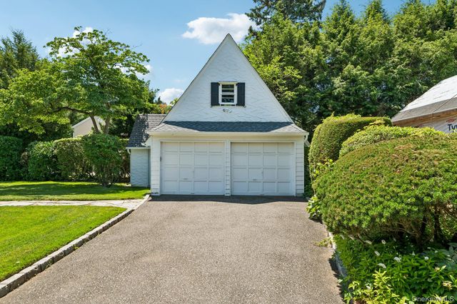 120 William Street, East Williston, NY 11596