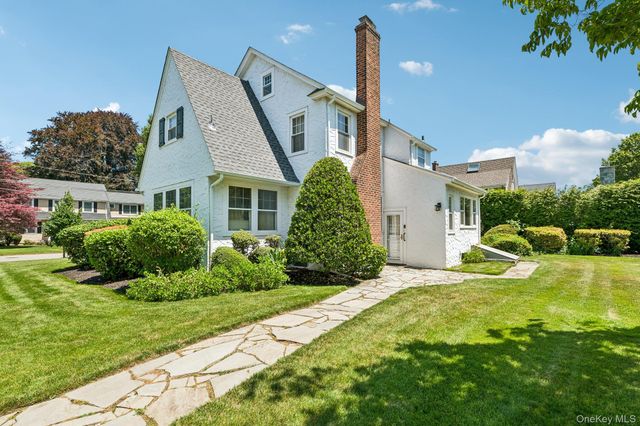120 William Street, East Williston, NY 11596
