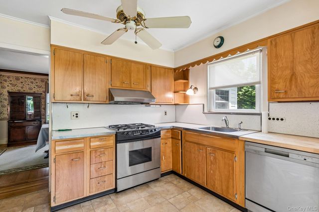 120 William Street, East Williston, NY 11596