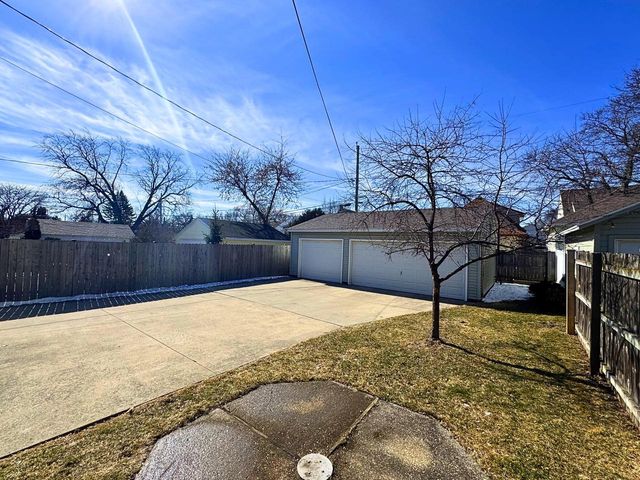 720 Monroe AVENUE, Racine, WI 53405