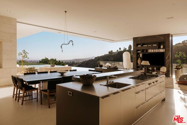 9265 Robin Drive, Los Angeles, CA 90069