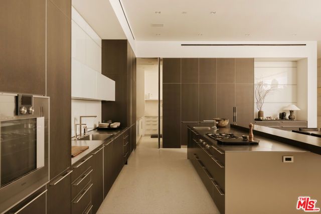 9265 Robin Drive, Los Angeles, CA 90069