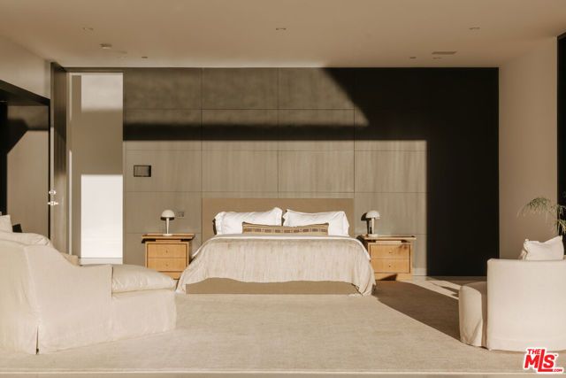 9265 Robin Drive, Los Angeles, CA 90069