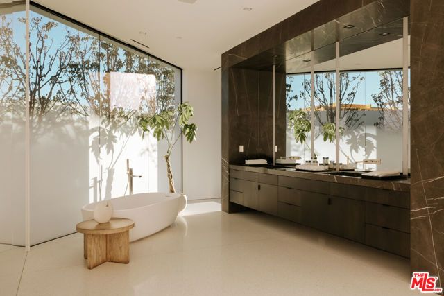 9265 Robin Drive, Los Angeles, CA 90069