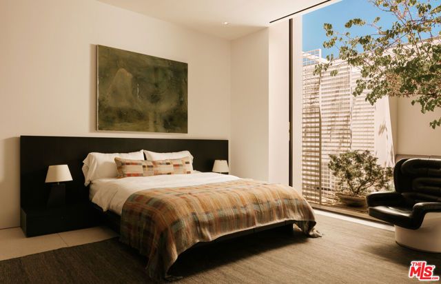 9265 Robin Drive, Los Angeles, CA 90069