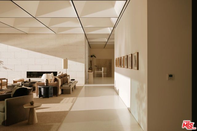 9265 Robin Drive, Los Angeles, CA 90069
