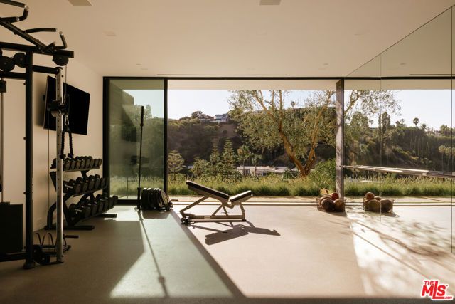 9265 Robin Drive, Los Angeles, CA 90069
