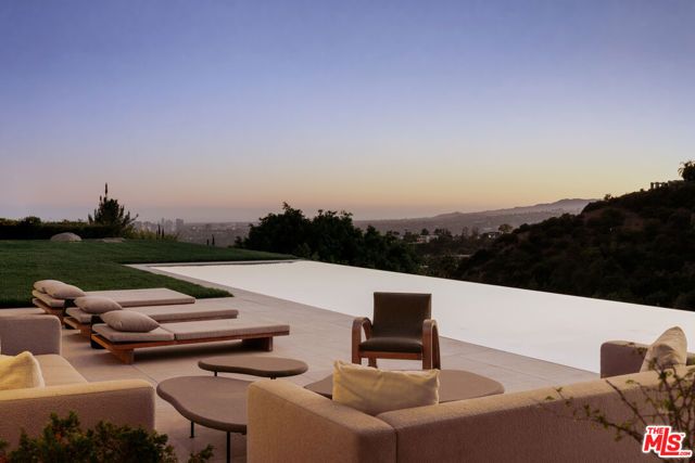 9265 Robin Drive, Los Angeles, CA 90069