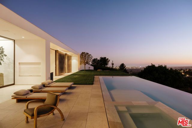 9265 Robin Drive, Los Angeles, CA 90069