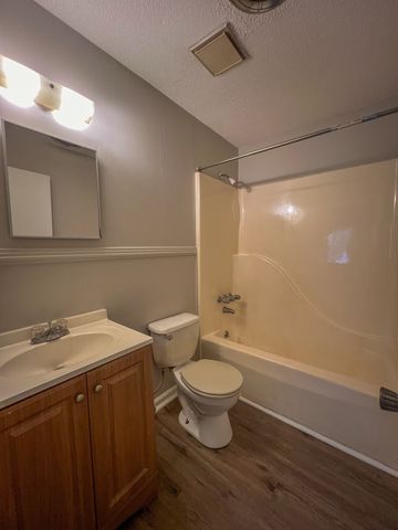 110 Medical Ct Apt 8, Clarksville, TN 37043