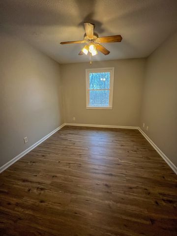 110 Medical Ct Apt 8, Clarksville, TN 37043