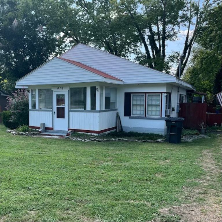 418 Westover Dr, Columbia, TN 38401