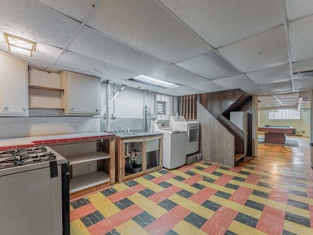 5248 W Wellington Avenue, Chicago, IL 60641