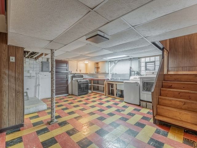 5248 W Wellington Avenue, Chicago, IL 60641