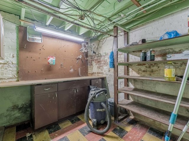 5248 W Wellington Avenue, Chicago, IL 60641