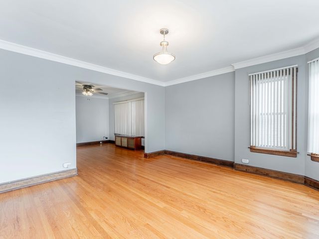 5248 W Wellington Avenue, Chicago, IL 60641