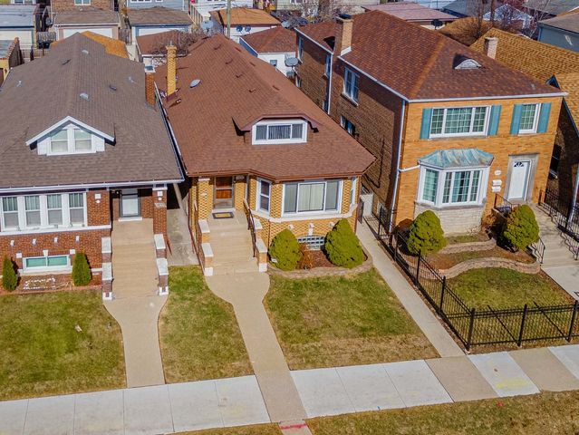5248 W Wellington Avenue, Chicago, IL 60641