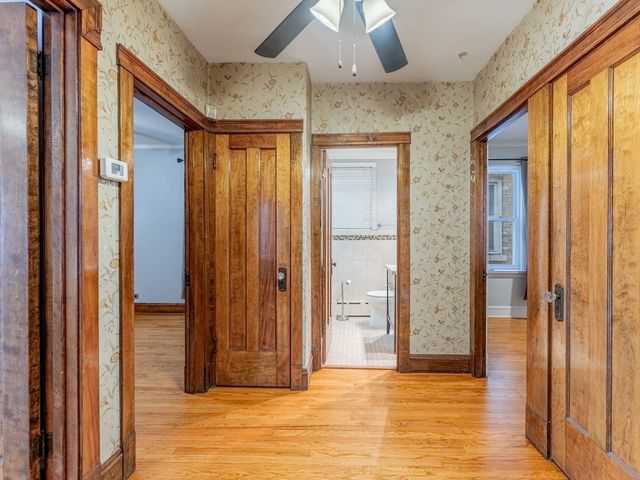 5248 W Wellington Avenue, Chicago, IL 60641