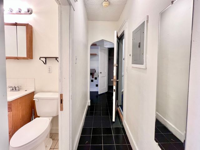 26 Chiswick Rd 6, Boston, MA 02135