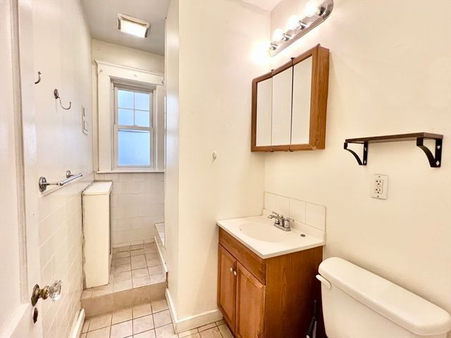 26 Chiswick Rd 6, Boston, MA 02135