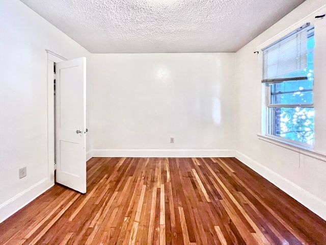 26 Chiswick Rd 6, Boston, MA 02135