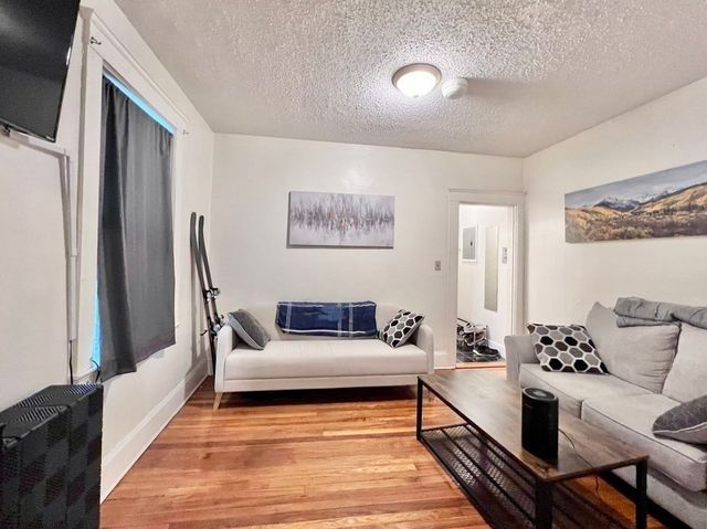 26 Chiswick Rd 6, Boston, MA 02135