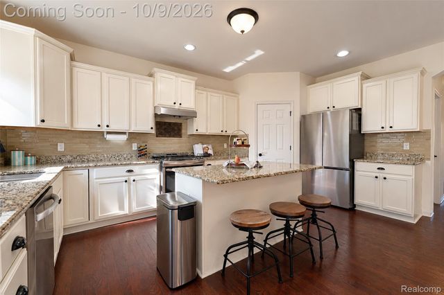 27363 Victoria Road, Novi, MI 48374