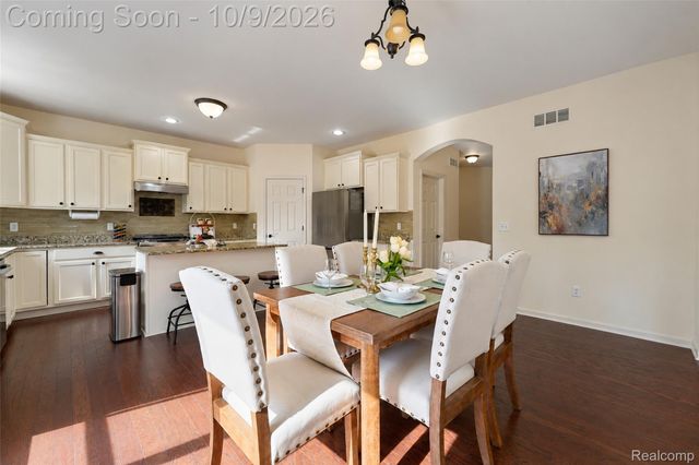 27363 Victoria Road, Novi, MI 48374