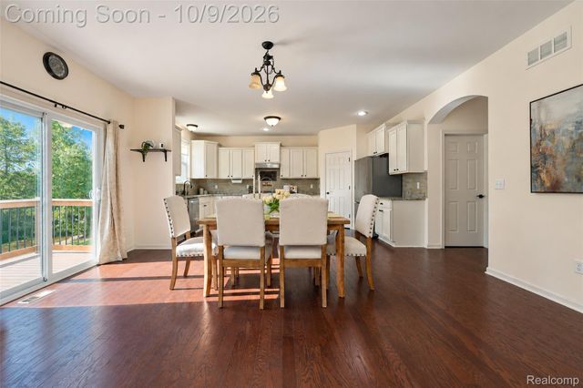 27363 Victoria Road, Novi, MI 48374