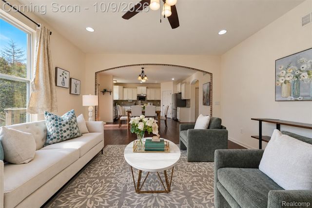 27363 Victoria Road, Novi, MI 48374