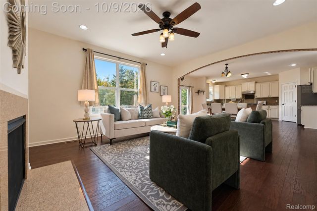 27363 Victoria Road, Novi, MI 48374