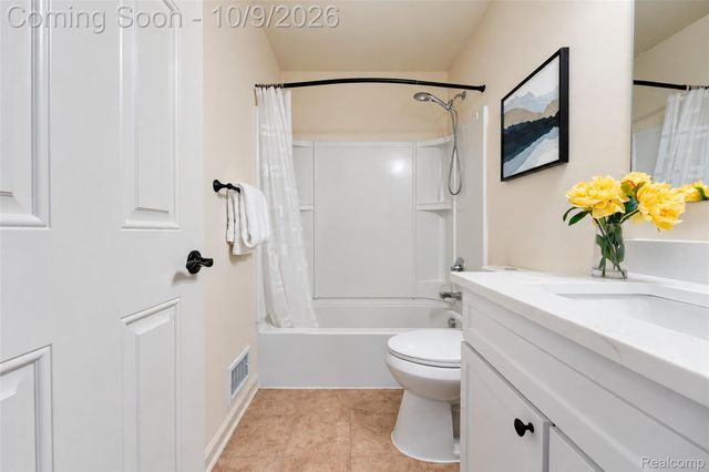 27363 Victoria Road, Novi, MI 48374
