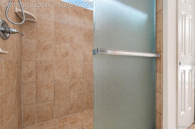 27363 Victoria Road, Novi, MI 48374
