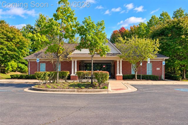 27363 Victoria Road, Novi, MI 48374