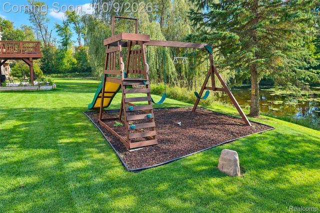 27363 Victoria Road, Novi, MI 48374