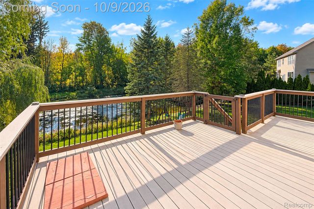 27363 Victoria Road, Novi, MI 48374